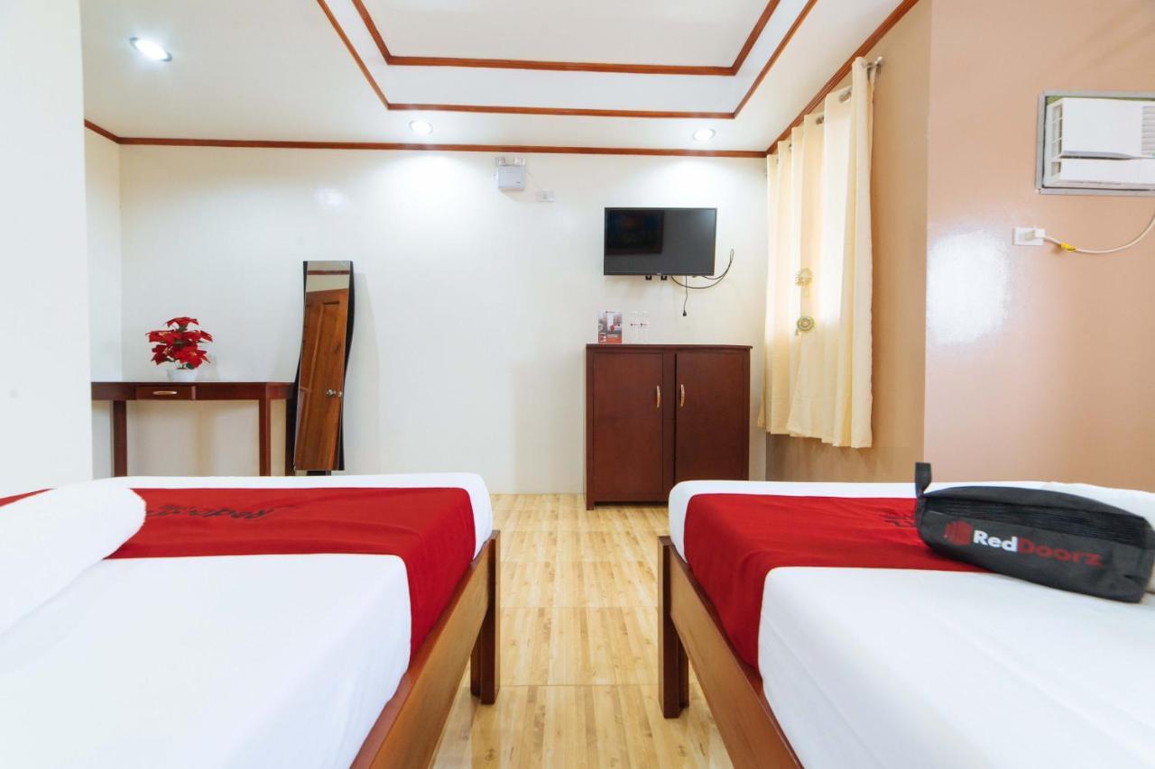 Reddoorz Near Golden Sarok Shrine Hotel Kalibo Exterior photo