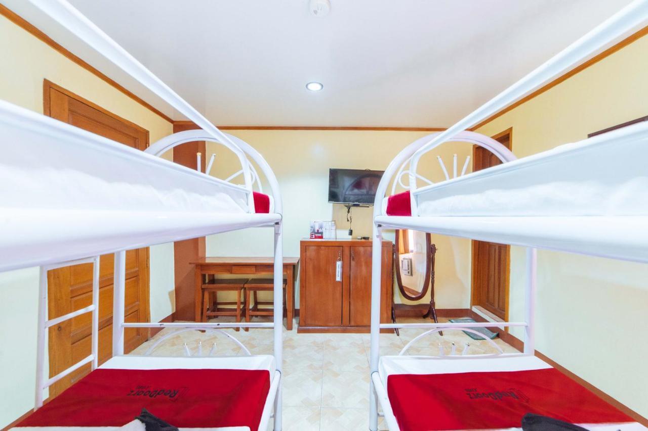 Reddoorz Near Golden Sarok Shrine Hotel Kalibo Exterior photo