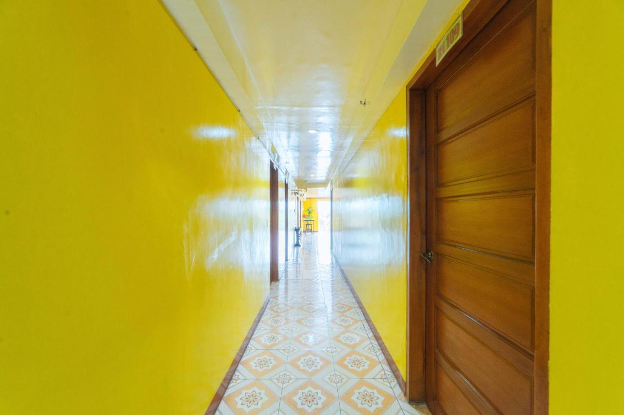 Reddoorz Near Golden Sarok Shrine Hotel Kalibo Exterior photo