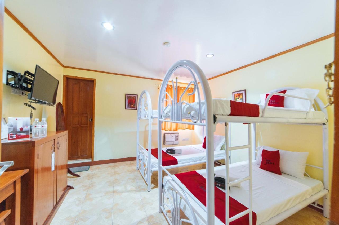 Reddoorz Near Golden Sarok Shrine Hotel Kalibo Exterior photo