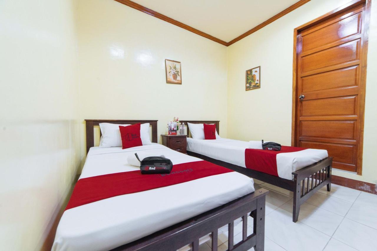 Reddoorz Near Golden Sarok Shrine Hotel Kalibo Exterior photo