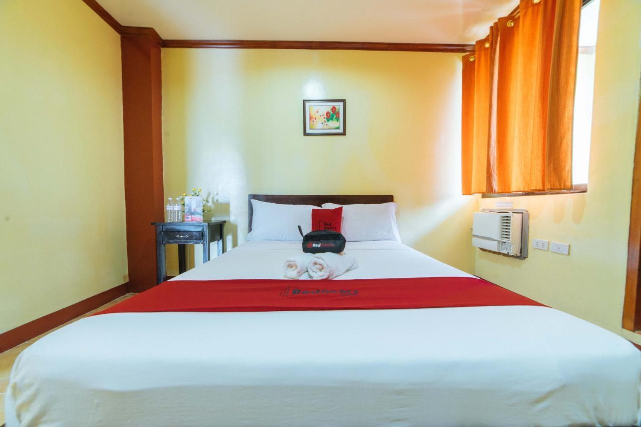 Reddoorz Near Golden Sarok Shrine Hotel Kalibo Exterior photo