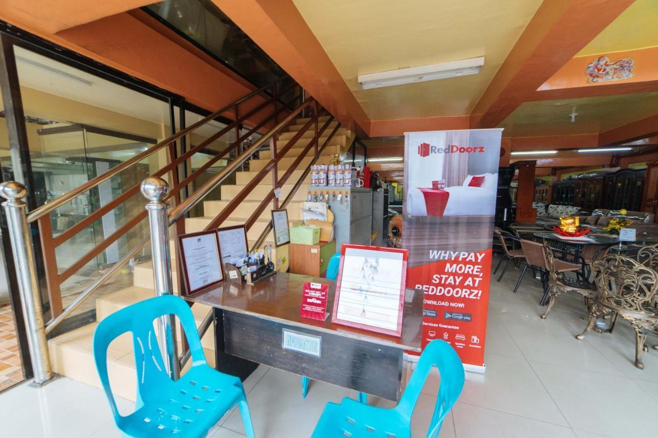 Reddoorz Near Golden Sarok Shrine Hotel Kalibo Exterior photo